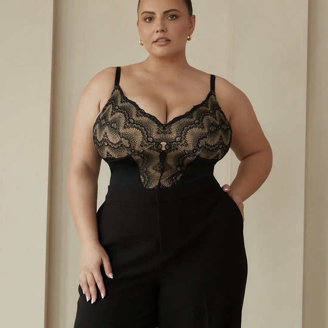 Sculpting Lace Shapewear Bodysuit